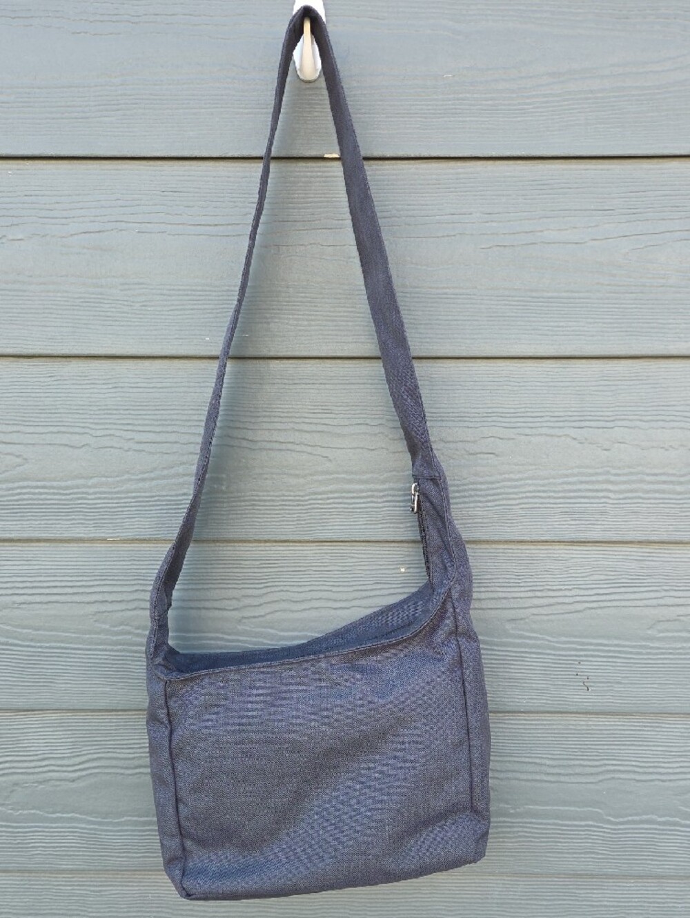 OGIO Charcoal Gray Messenger Bag for Women/Men - Picture 7 of 9